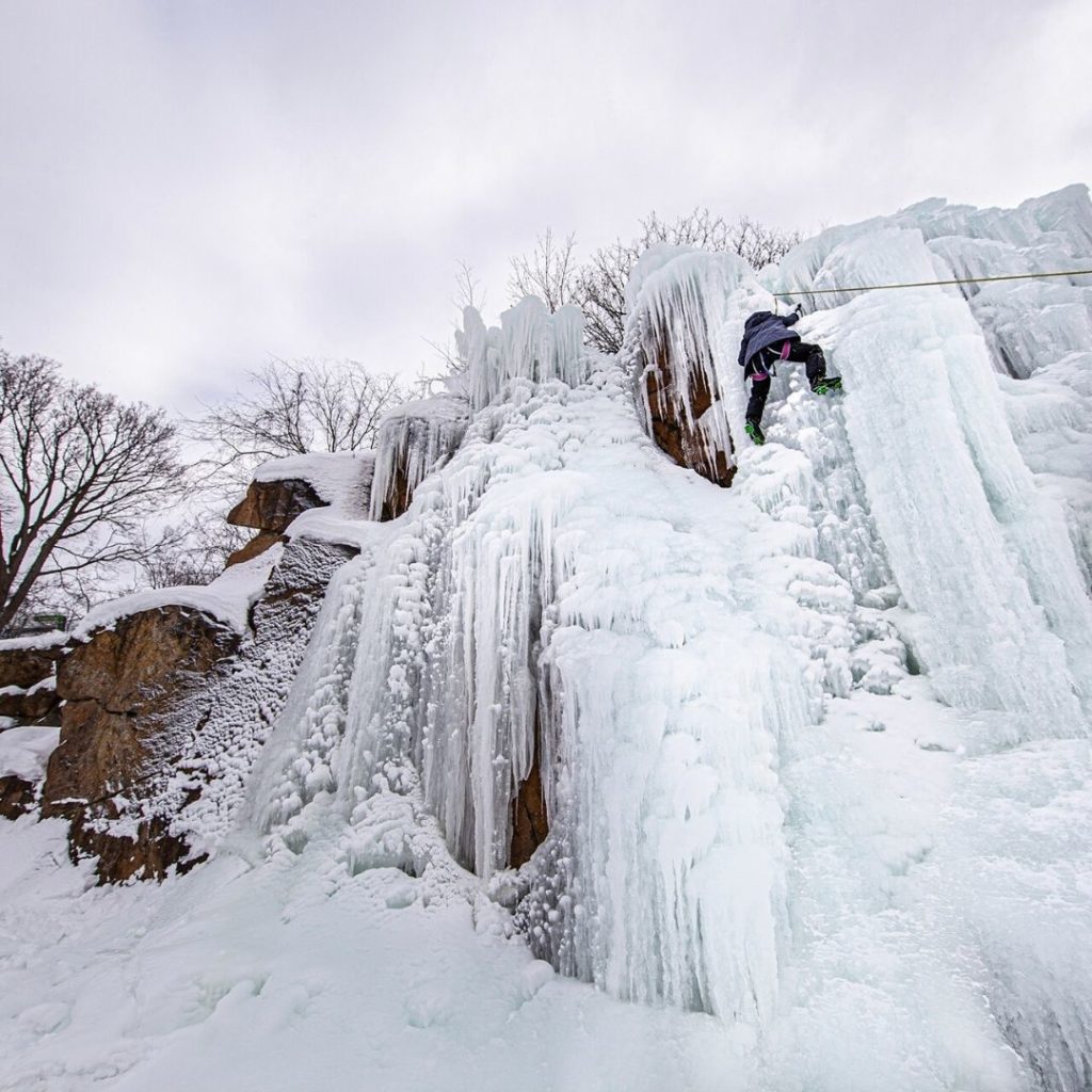Cours initiation escalade de glace à Montréal