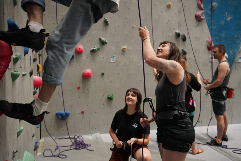 Cours de moulinette à Zéro Gravité, Montréal, cours d'escalade à Montréal