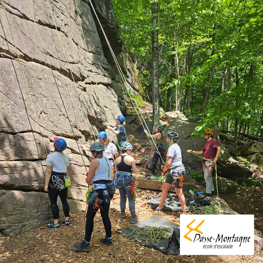 Sensibilisation à l'escalade de roche avec Passe montagne à Val David montréal escalade et yoga Le Plateau Mont Royal Papineau Zéro Gravité