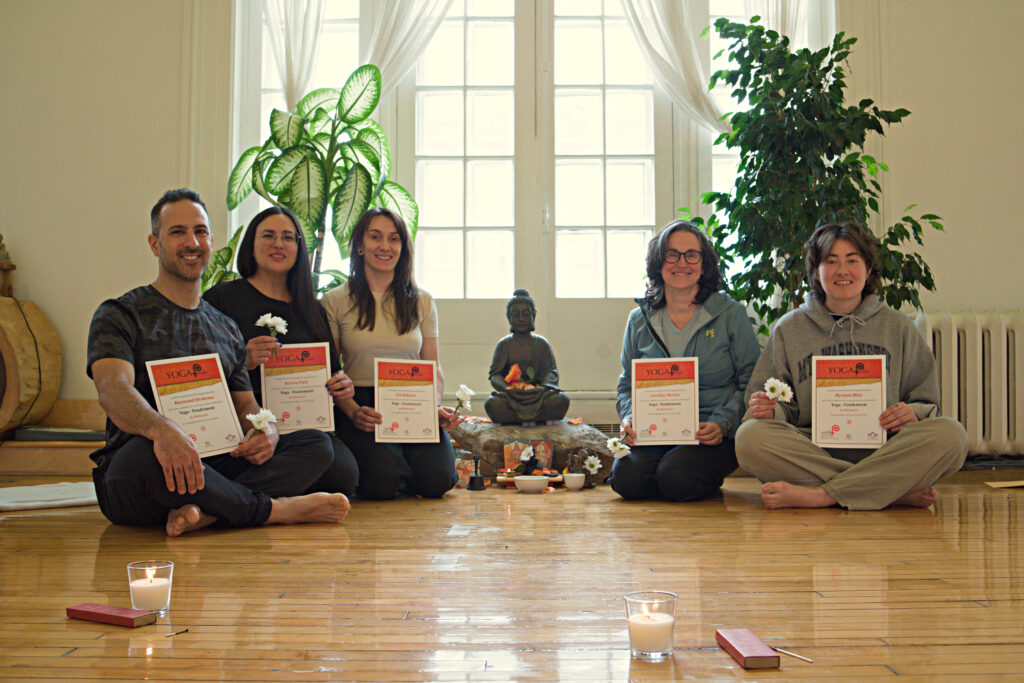 Finissants formation professorale 200h Yoga Zéro Gravité Montréal